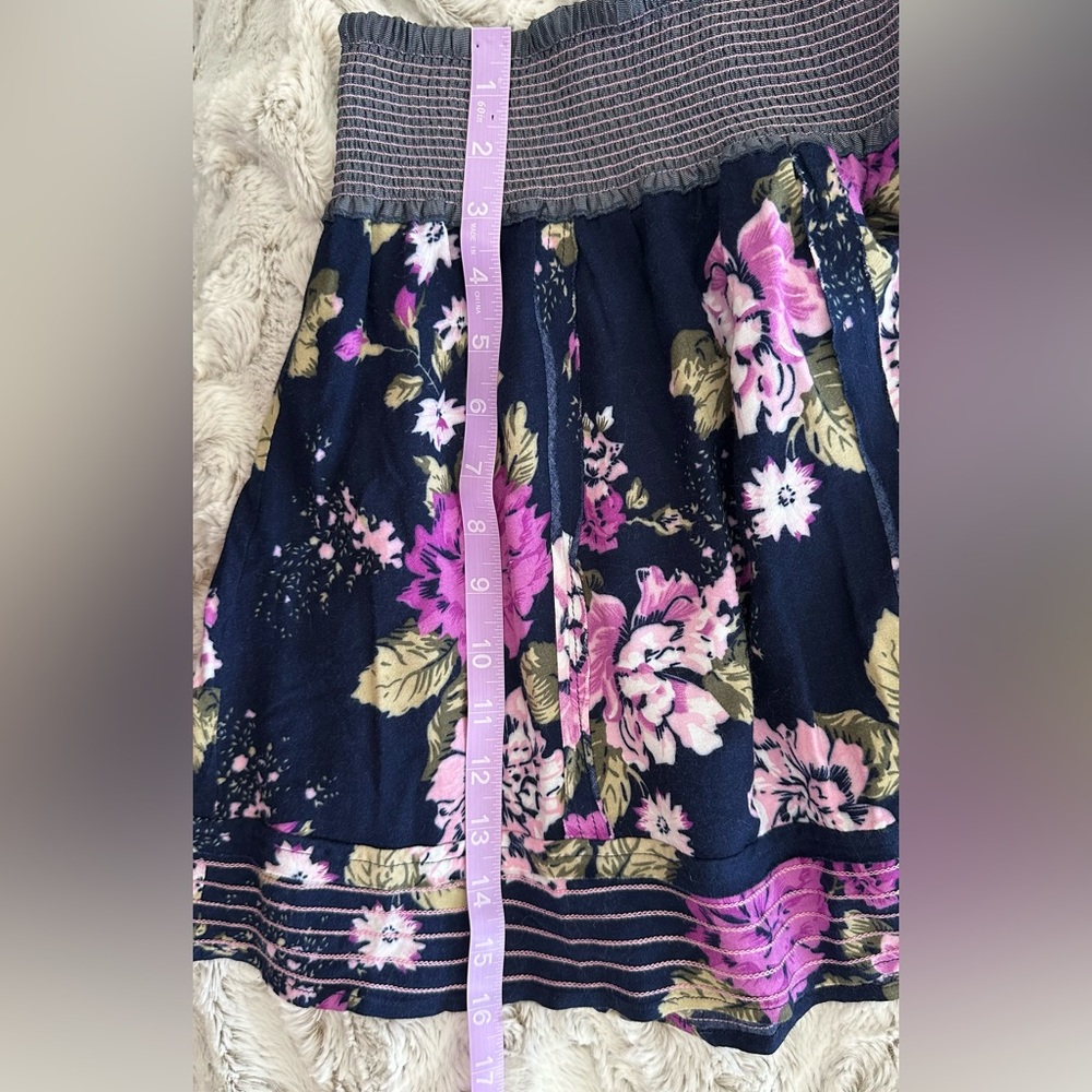 Charlotte Russe Skirt Size Small Elastic Waist Dark Blue W/  Fuschia Flowers - Picture 8 of 8